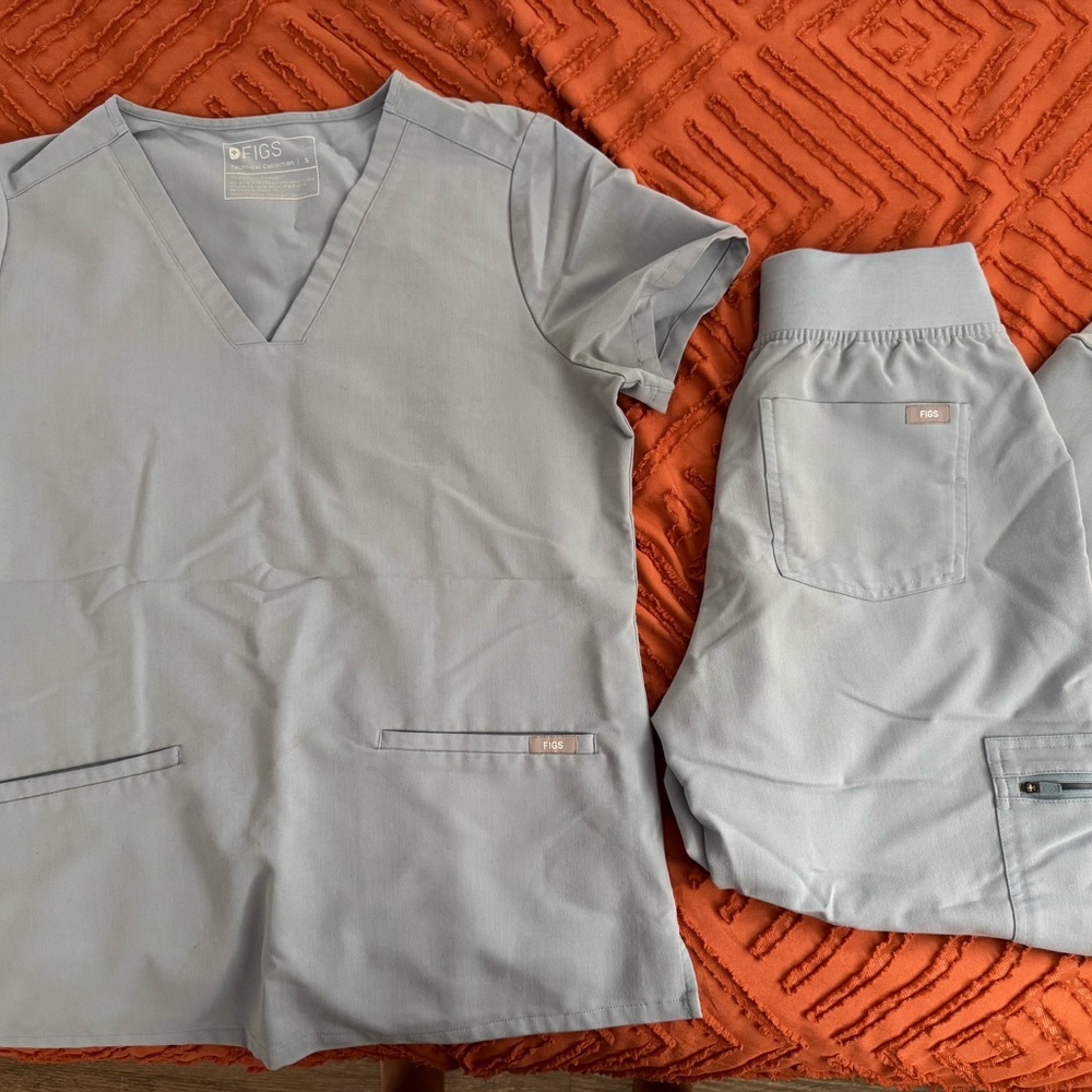FIGS Dusty Blue V-Neck Scrub Set